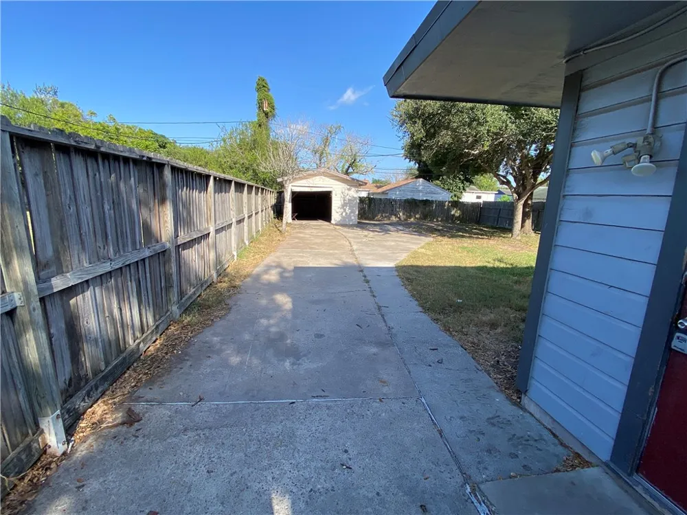 737 Westchester Drive Corpus Christi, TX 78408