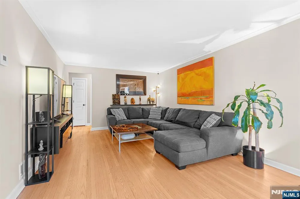 164 Kensington Road River Edge, NJ 07661