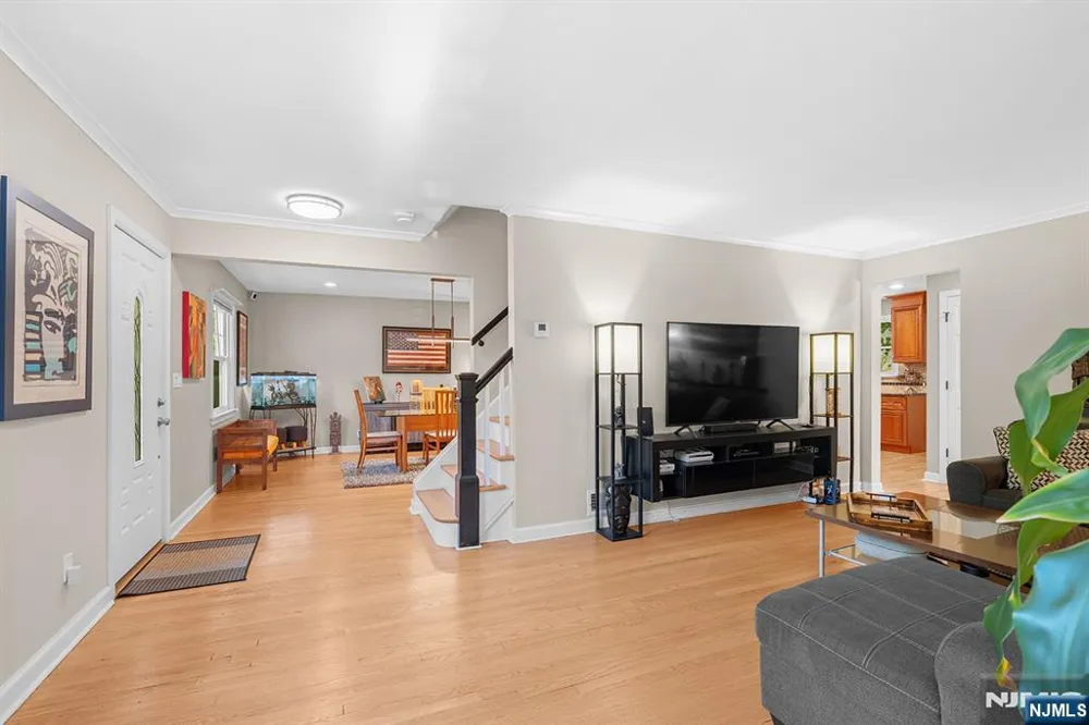 164 Kensington Road River Edge, NJ 07661