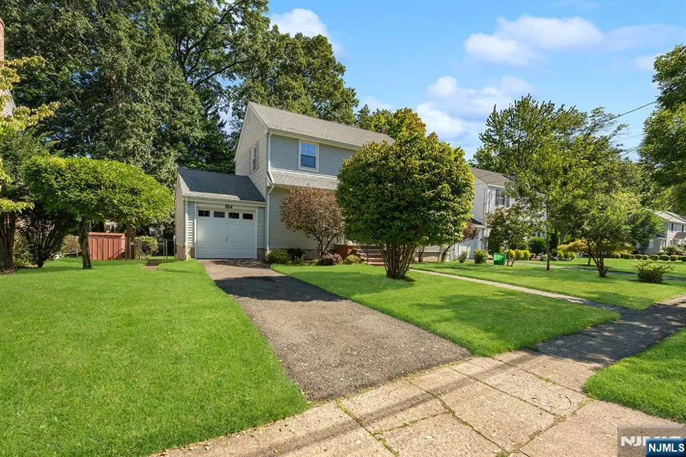 164 Kensington Road River Edge, NJ 07661