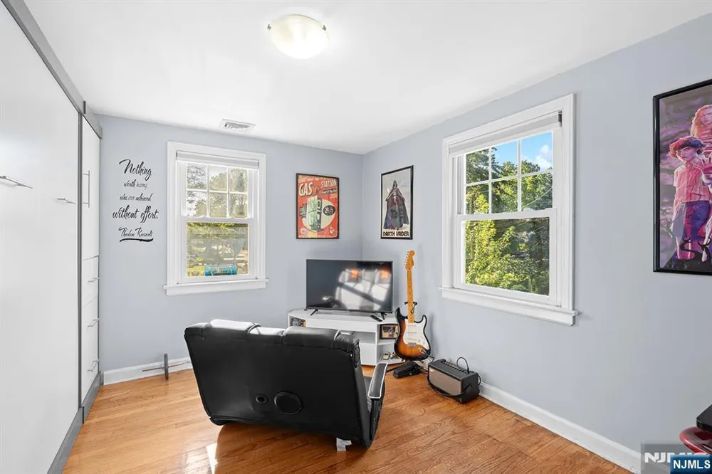 164 Kensington Road River Edge, NJ 07661