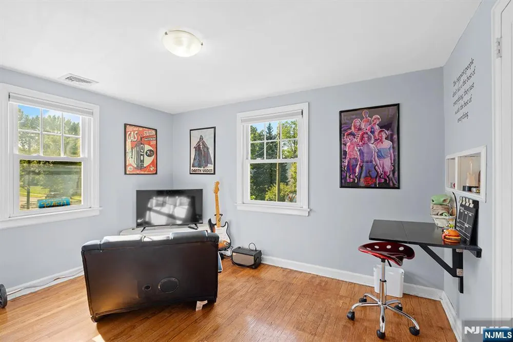 164 Kensington Road River Edge, NJ 07661