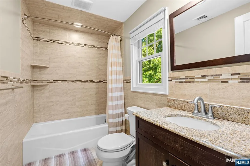 164 Kensington Road River Edge, NJ 07661