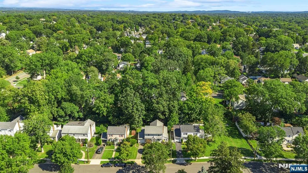 164 Kensington Road River Edge, NJ 07661