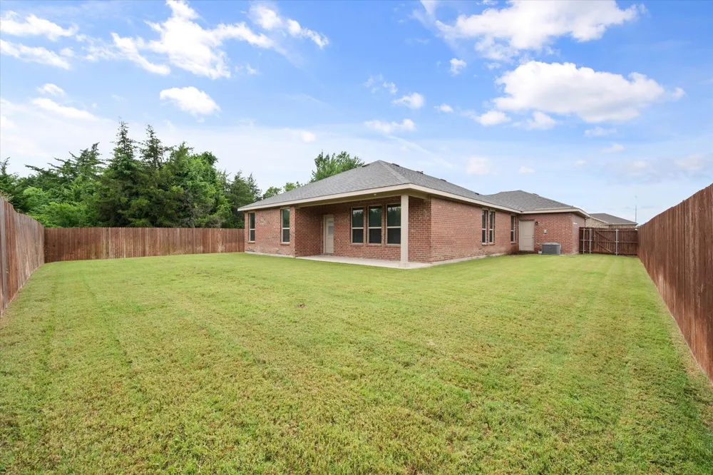 2512 Clayton Street Glenn Heights, TX 75154