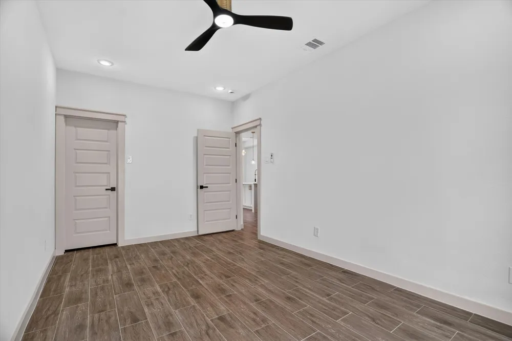 5849 Black Pine Circle Granbury, TX 76048