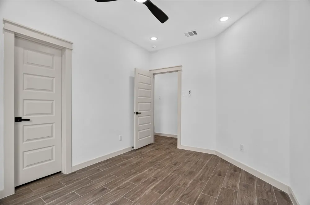 5849 Black Pine Circle Granbury, TX 76048