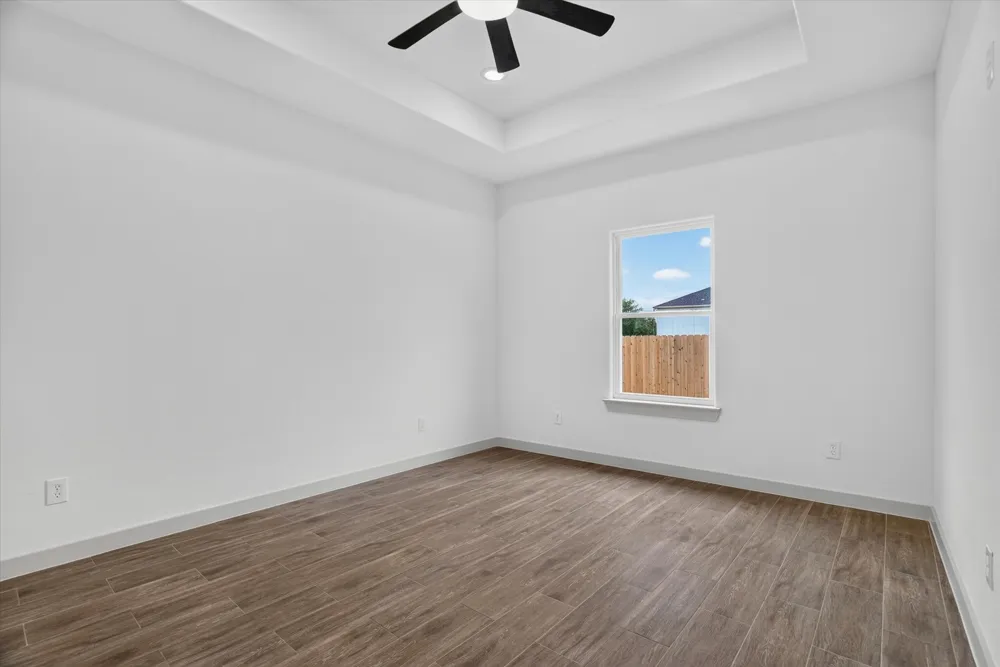 5849 Black Pine Circle Granbury, TX 76048
