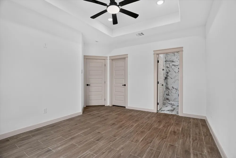 5849 Black Pine Circle Granbury, TX 76048
