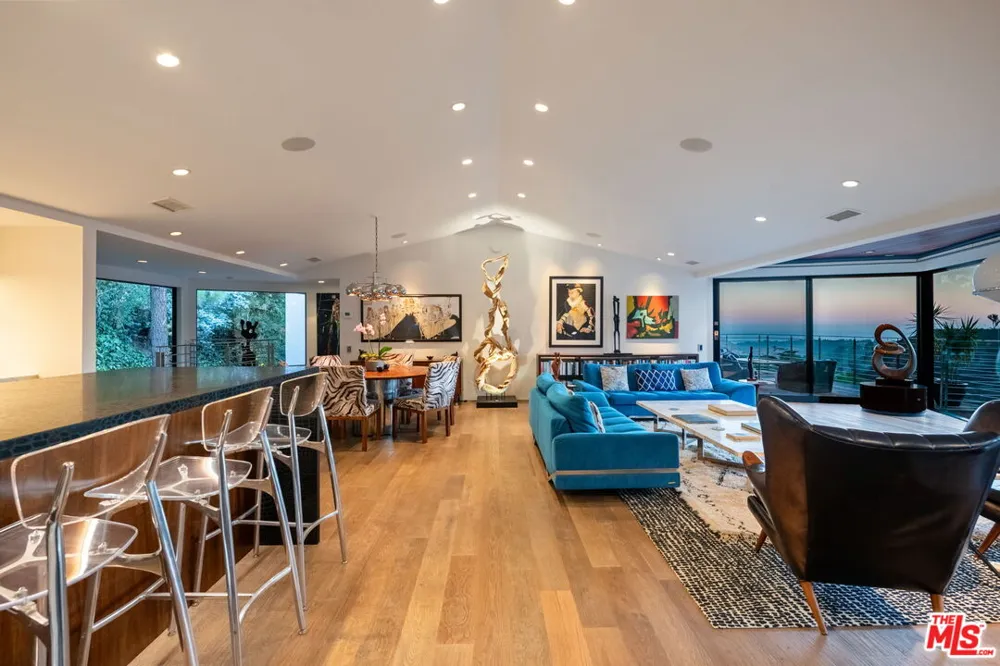 1570 Casale Road Los Angeles, CA 90272