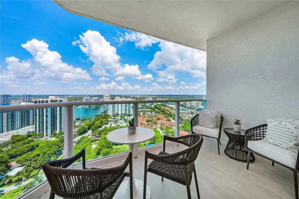 3301 NE 183rd St #3009 Aventura, FL 33160