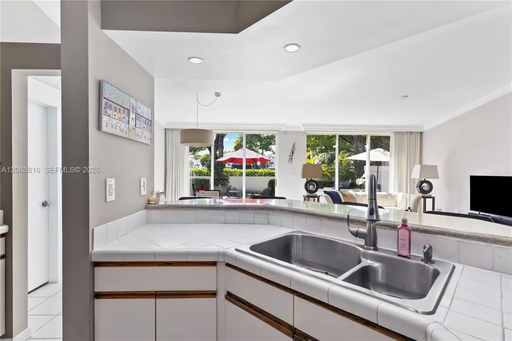 4501 NW 102nd Ct Doral, FL 33178