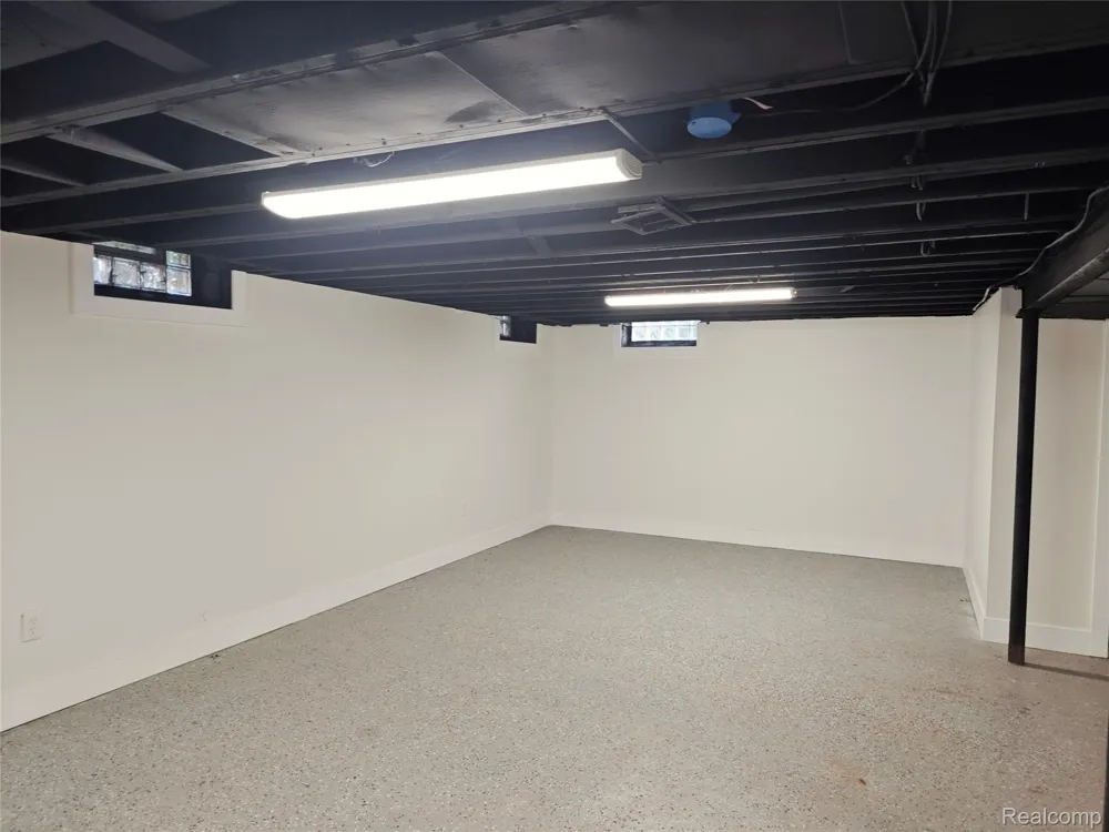 20560 Asbury Park Detroit City, MI 48235