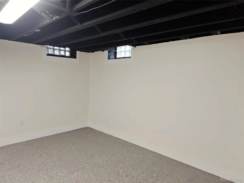 20560 Asbury Park Detroit City, MI 48235