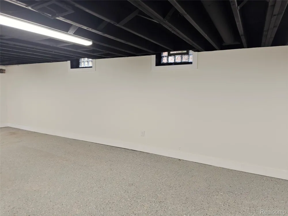 20560 Asbury Park Detroit City, MI 48235