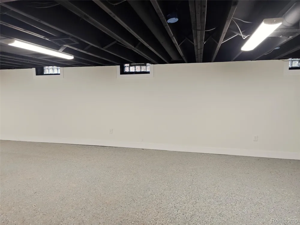 20560 Asbury Park Detroit City, MI 48235