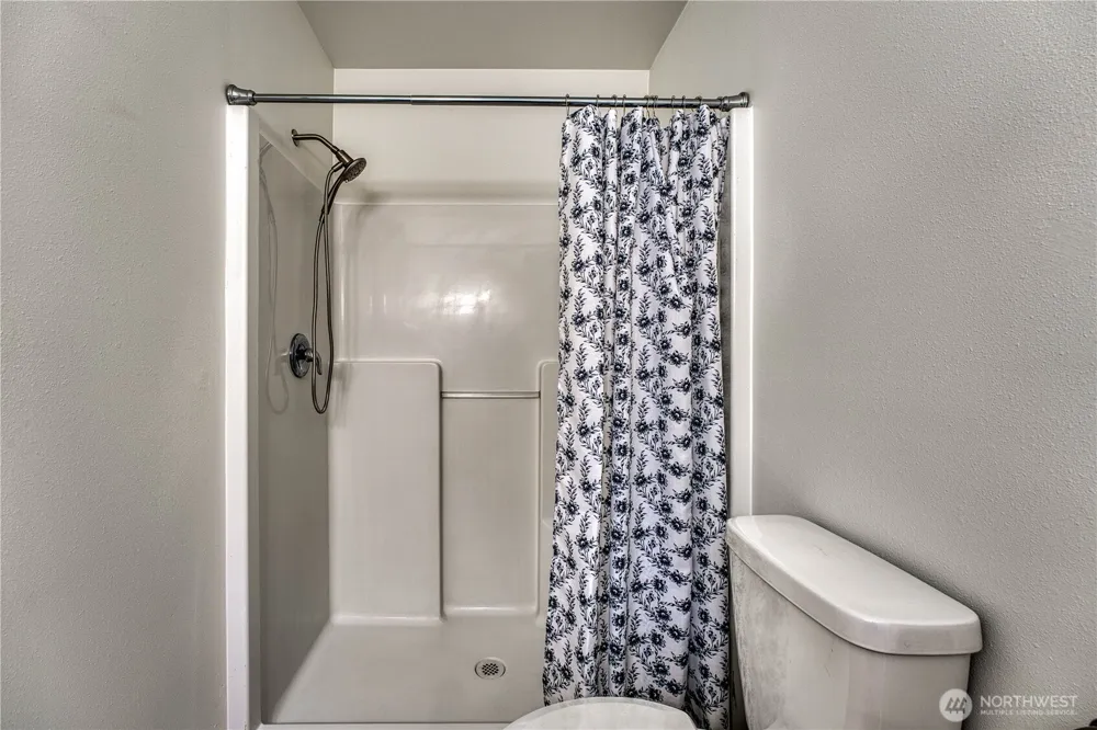 3905 Wollochet Drive NW Gig Harbor, WA 98335