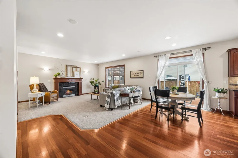 1519 Daffodil Avenue NE Orting, WA 98360