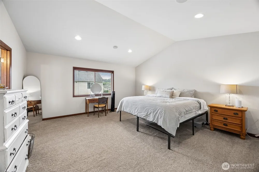 1519 Daffodil Avenue NE Orting, WA 98360