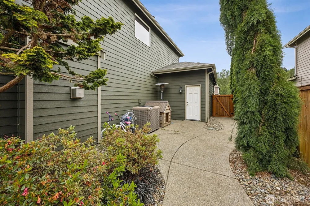 1519 Daffodil Avenue NE Orting, WA 98360