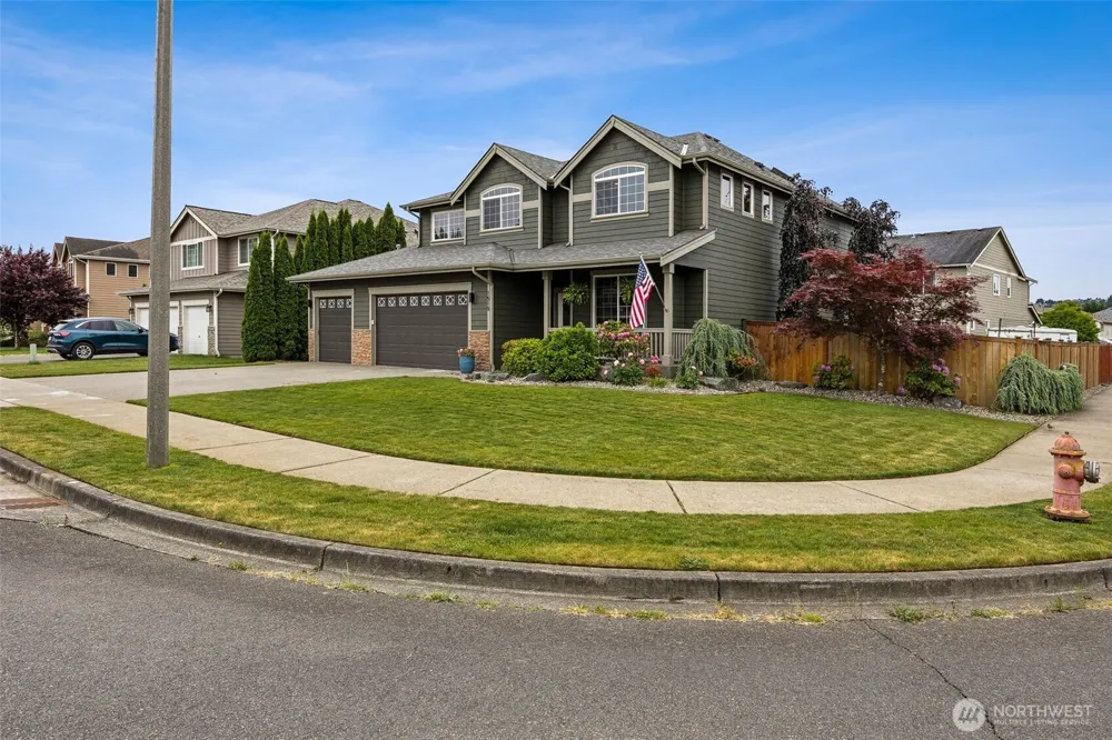 1519 Daffodil Avenue NE Orting, WA 98360