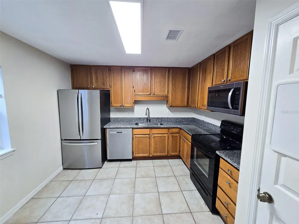 8105 OLYMPIA CT Longwood, FL 32779
