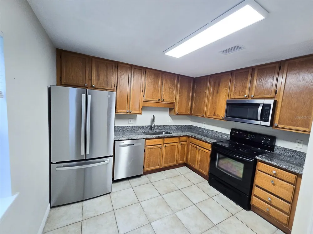 8105 OLYMPIA CT Longwood, FL 32779