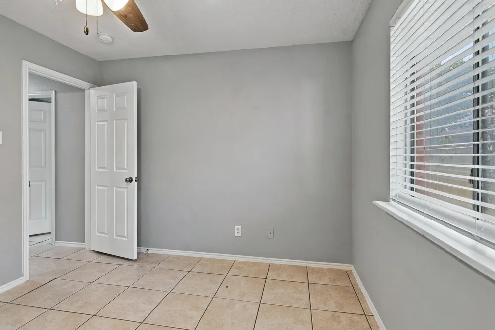 7305 Amber Drive Watauga, TX 76148