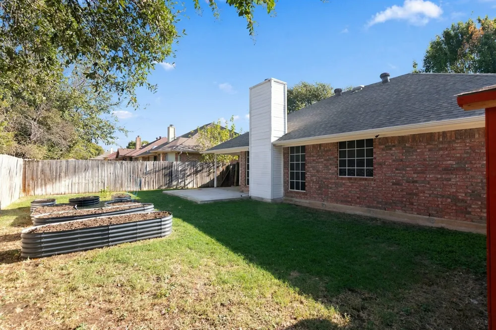 7305 Amber Drive Watauga, TX 76148