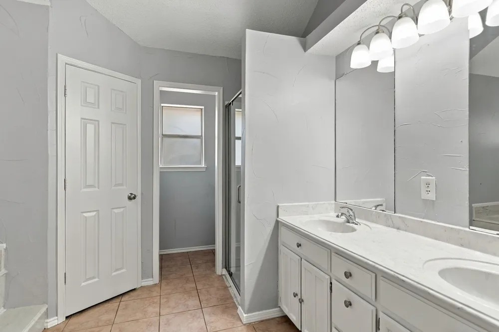 7305 Amber Drive Watauga, TX 76148