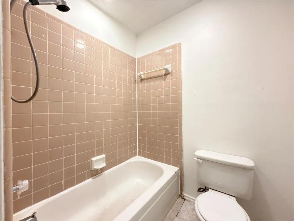1801 Quail Drive Garland, TX 75040
