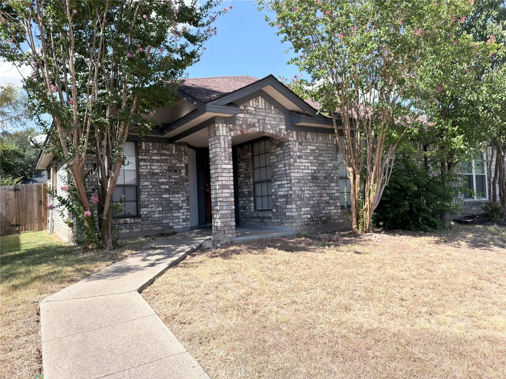 1801 Quail Drive Garland, TX 75040