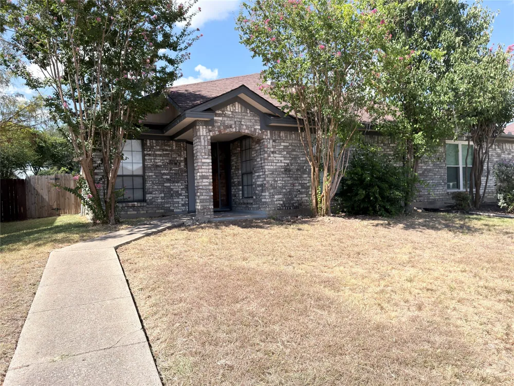 1801 Quail Drive Garland, TX 75040