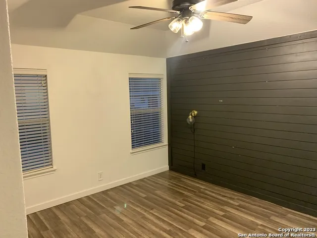 4618 EVERETT LOOP Converse, TX 78109