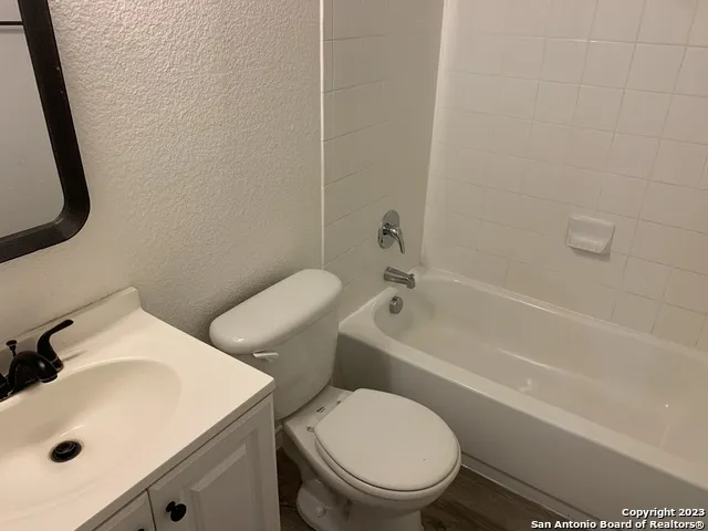 4618 EVERETT LOOP Converse, TX 78109