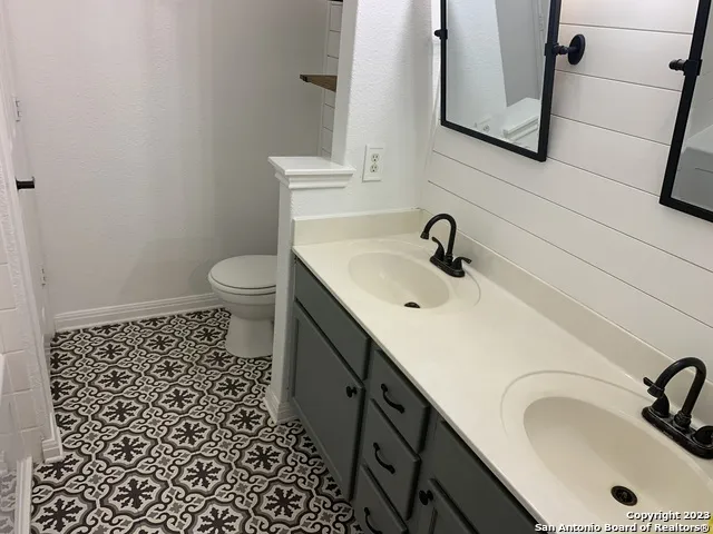 4618 EVERETT LOOP Converse, TX 78109
