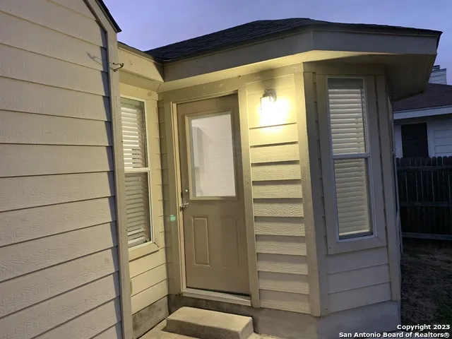 4618 EVERETT LOOP Converse, TX 78109