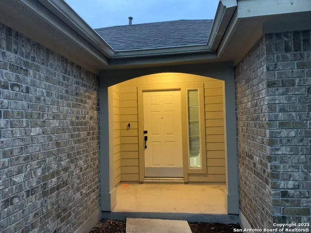 4618 EVERETT LOOP Converse, TX 78109