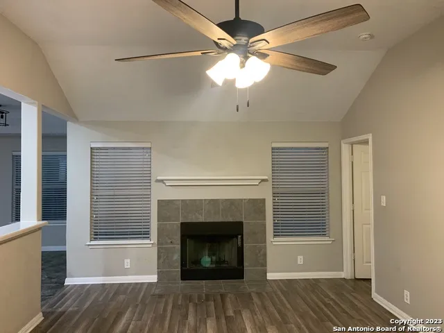 4618 EVERETT LOOP Converse, TX 78109