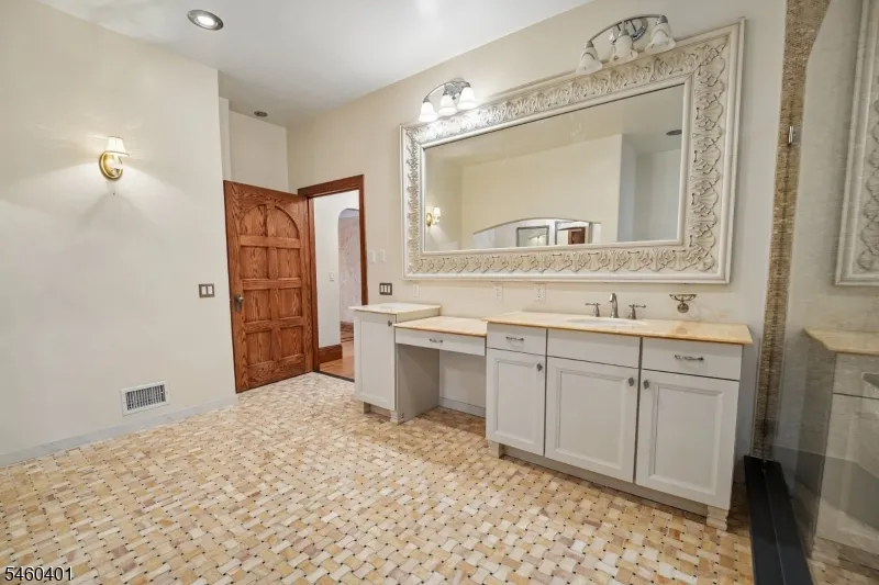 50 Rock Spring Rd West Orange, NJ 07052