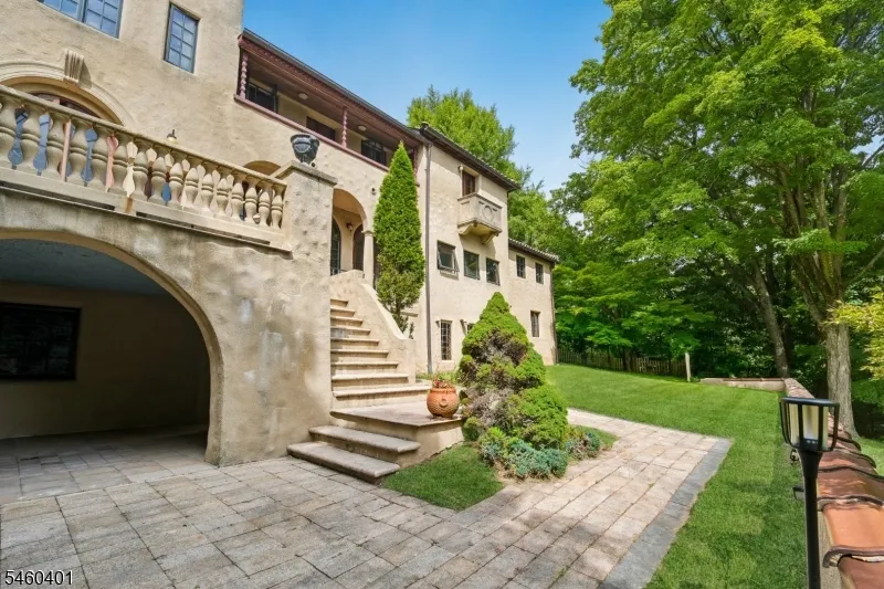 50 Rock Spring Rd West Orange, NJ 07052