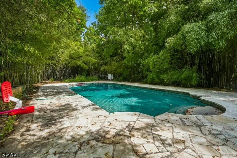 50 Rock Spring Rd West Orange, NJ 07052