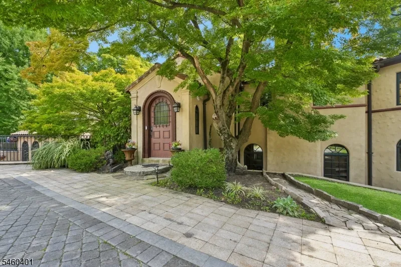 50 Rock Spring Rd West Orange, NJ 07052