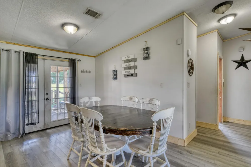 6464 County Road 146 Bedias, TX 77831