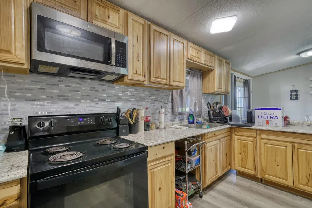 6464 County Road 146 Bedias, TX 77831