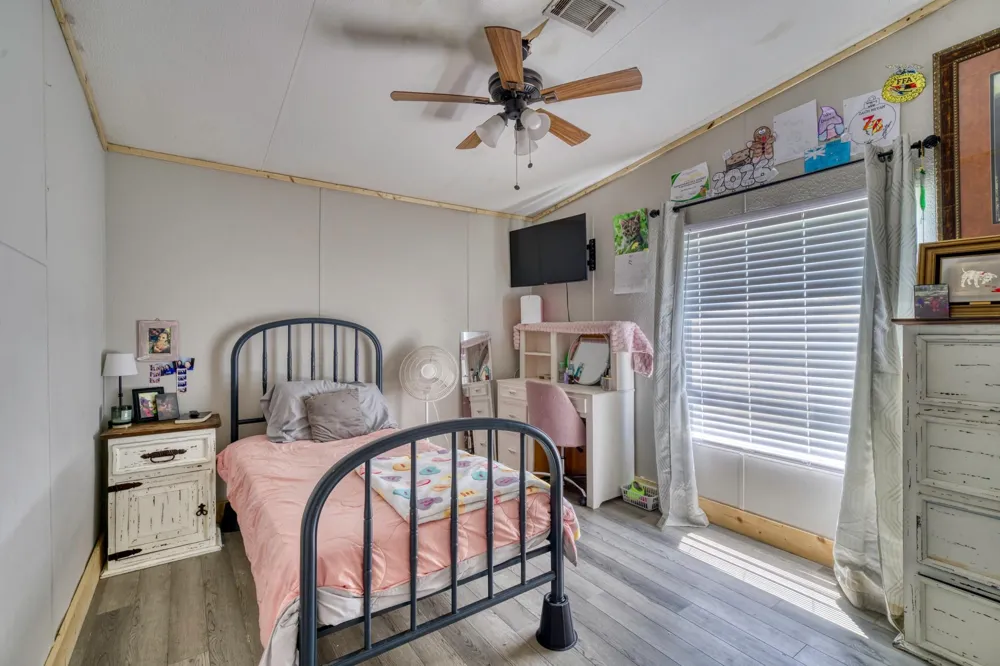 6464 County Road 146 Bedias, TX 77831