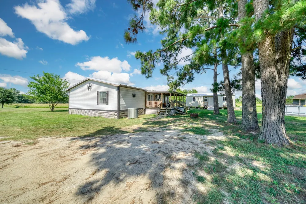 6464 County Road 146 Bedias, TX 77831