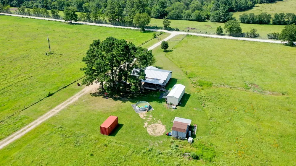 6464 County Road 146 Bedias, TX 77831