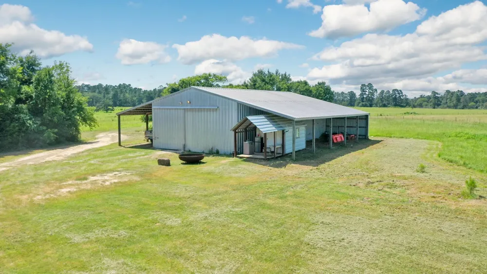 6464 County Road 146 Bedias, TX 77831