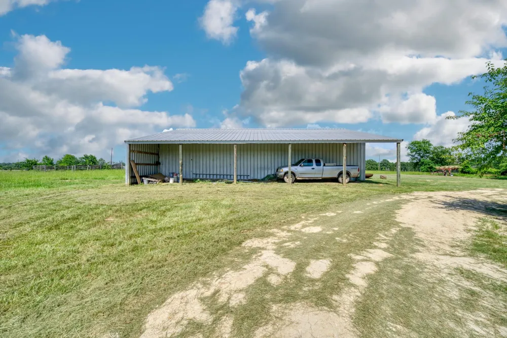 6464 County Road 146 Bedias, TX 77831